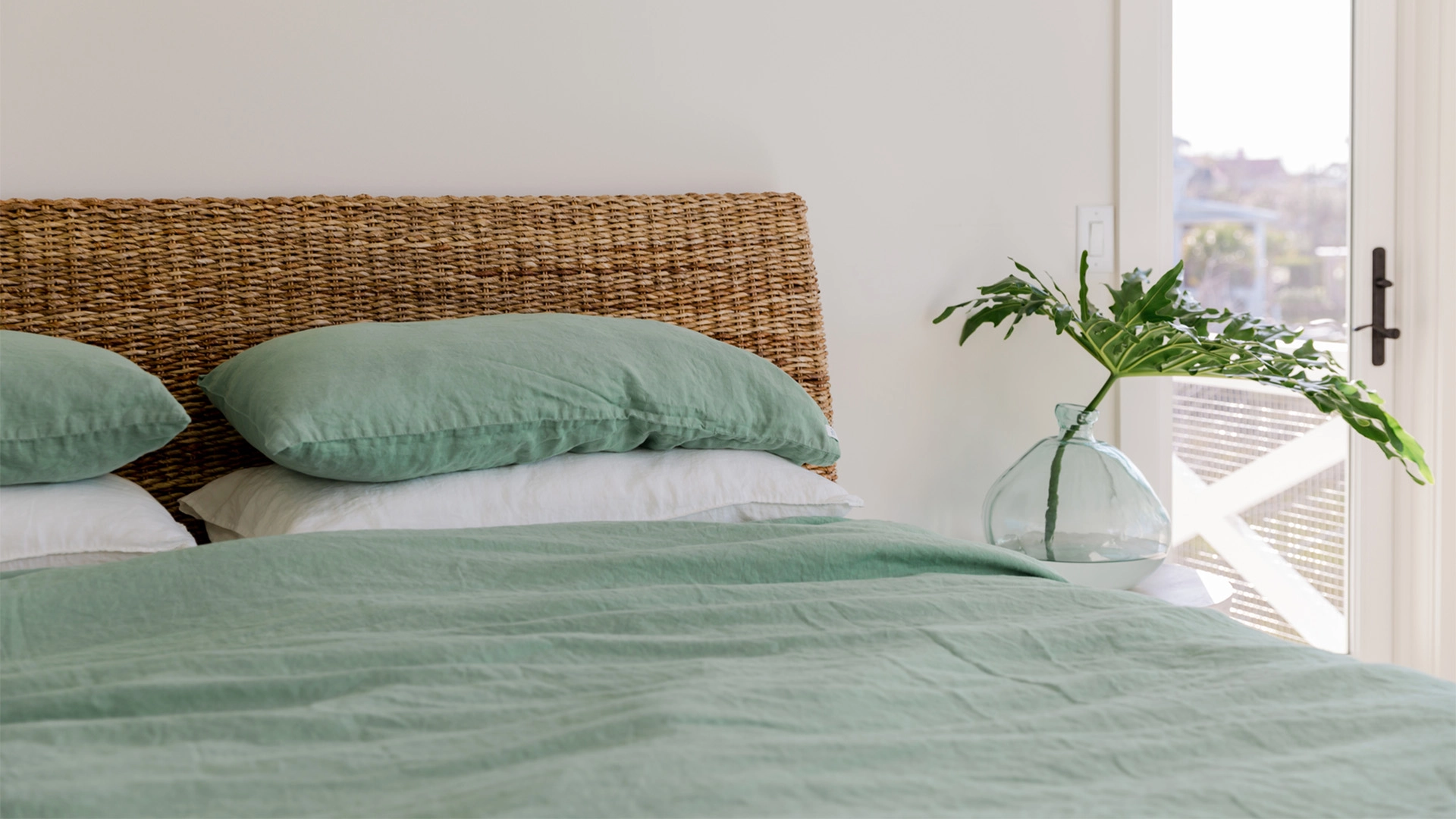 Linen bedding In minimalist room