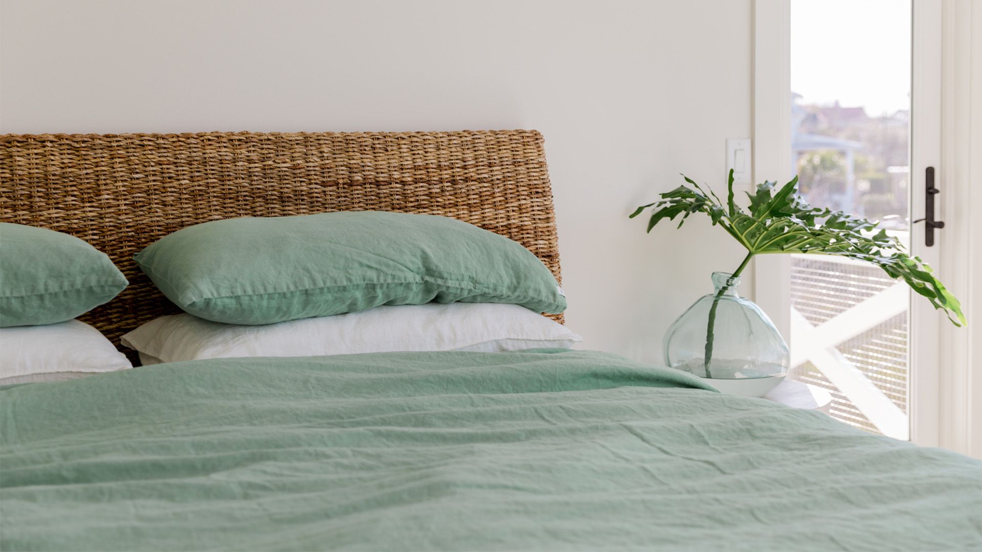 Linen bedding In minimalist room